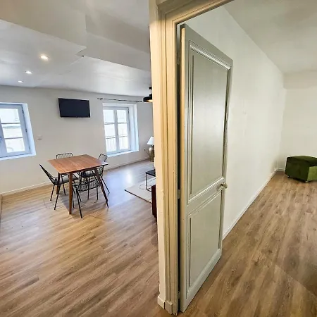 Maison Valois 4 *